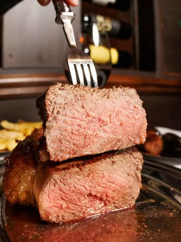 Corte de carne tierna en La Brigada San Isidro